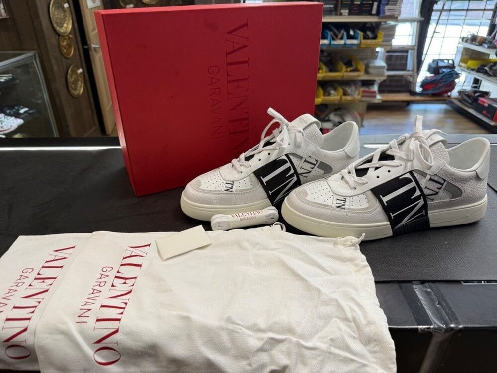 Valentino Garavani VL7N White Calfskin low-top sneakers 44 US 11 PPSDM 365416